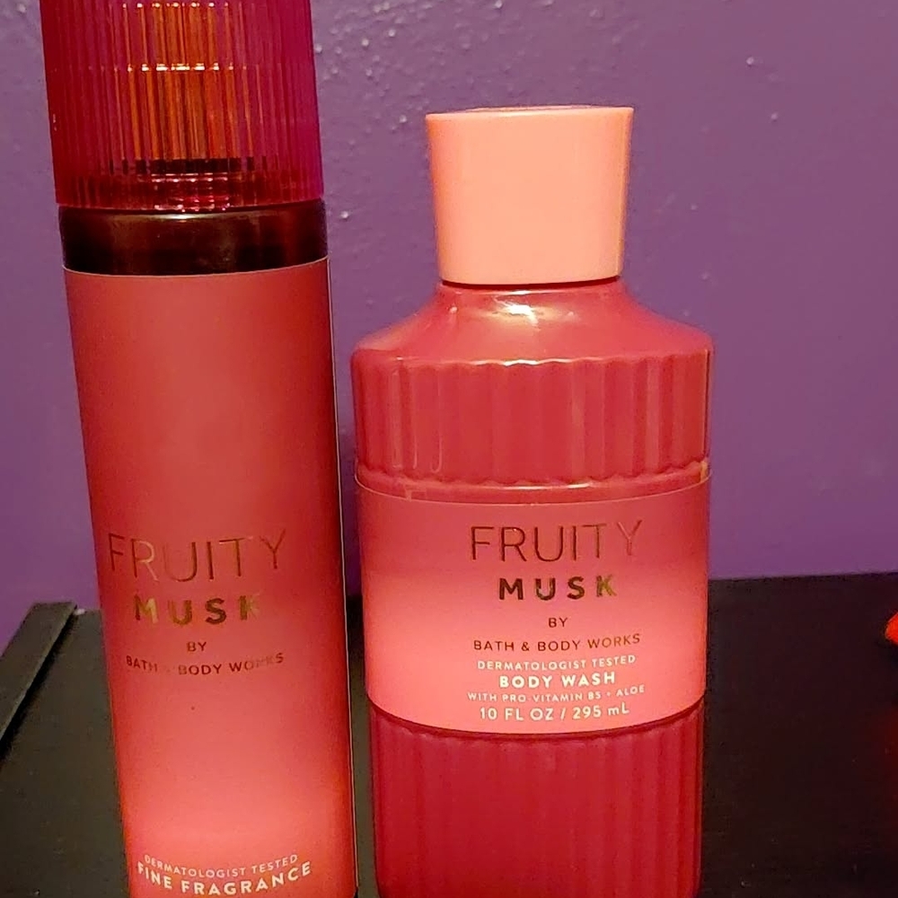 Bath & Body Works Dewy Raspberry and Sugared Musk Set